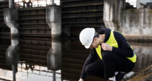 В красноярском поселке Краснокаменск отремонтируют плотину у ручья Дурной