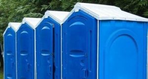 Преимущества аренды биотуалетов