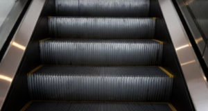 На станции «Пыхтино» прошли испытания эскалаторов