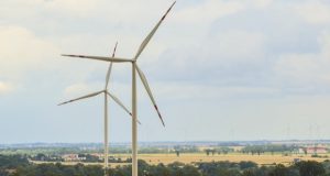 В Индии закончено строительство крупнейшей в мире солнечно-ветровой электростанции