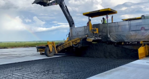В аэропорту Благовещенска завершено бетонирование взлетно-посадочной полосы