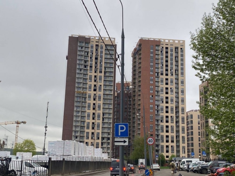 8 жилых домов строят по реновации в Дмитровском районе Москвы