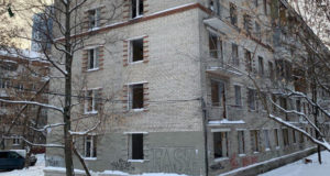 Первый дом по реновации снесли в районе Лианозово