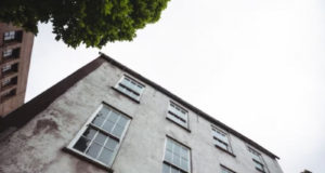 Выяснилось, где в центре Москвы восстановили 31 ветхое здание