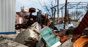 В парке Сокольники демонтировали незаконное строение