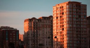 Новостройки Петербурга дорожают три месяца подряд