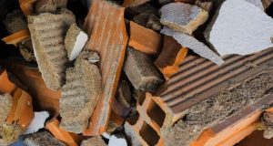 Более 135 старых домов снесено в Москве по реновации