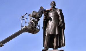 Не столыпинским путём идёте, господа!