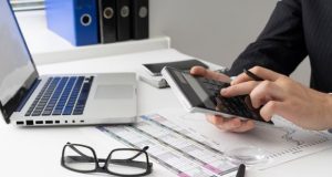 Почти треть подрядчиков РФ отметили снижение объема строительных госзакупок в 2023 году