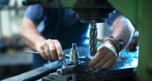 В Челябинской области дефицит по некоторым рабочим специальностям достигает 40%