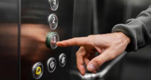 Ростехнадзор выявил нарушения при эксплуатации лифтов в самарском ТРЦ