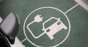 Московских застройщиков обяжут устанавливать зарядки для электромобилей