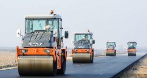 Асфальтирование дорог: создание гладкого и безопасного покрытия