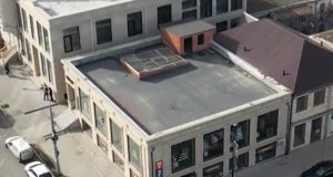 Депутат в Дагестане «замуровал» жилой дом, построив ТЦ вокруг него