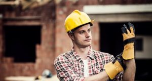 В России не хватает каменщиков и сварщиков