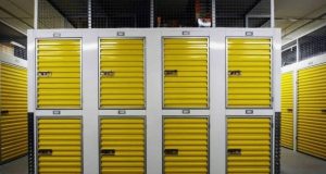 Сезонное хранение вещей на складах временного хранения: зачем и как это делается?