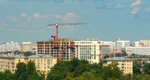 Первичка дешевеет