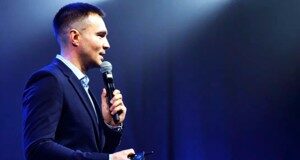 Проблему кадров решить и признание получить!