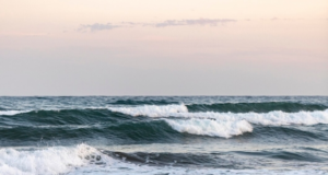 В Сочи в строительство волноломов вложат 20 млрд рублей