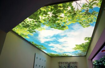 Натяжные потолки с фотопечатью: создание уникального интерьера в каждом помещении