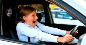 Кто там тормозит? Ну-ка уступи дорогу!