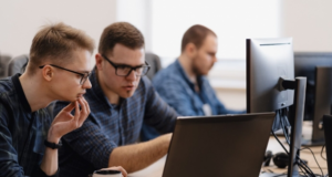 Минцифры планирует согласовать параметры участия IT-компаний в обучении студентов