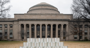 Многоразовые кирпичи из стекла держат нагрузку не хуже бетонных блоков