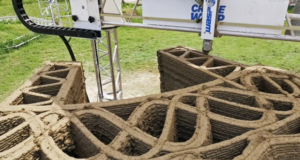 «Бесконечный» 3D-принтер строит дешевые дома из грязи