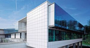 Преимущества алюминиевых фасадов для коммерческих зданий