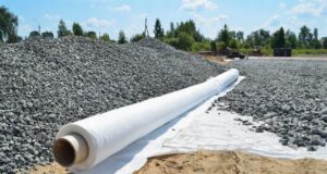 Геотекстиль: виды, принцип действия и правила укладки