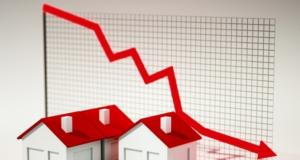 В РФ число сделок с жильем за год снизилось на 35%