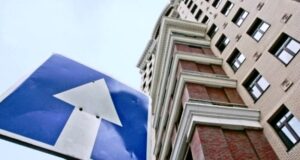 Первичка хоть и не сильно, но дорожает