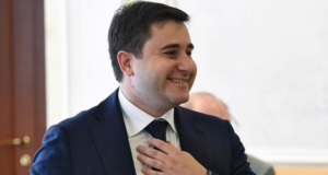 В Минстрое пообещали не оставить застройщиков в беде