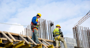 Дефицит строителей сильнее всего наблюдается в Приморье