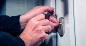 Вскрытие замков: секреты и советы для квартир и автомобилей