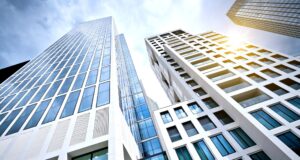 Все, что нужно знать о покупке отдельно стоящих зданий на акционах: коммерческая недвижимость по доступной цене