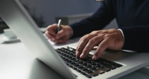 В России вывели из-под обязательного финконтроля фонды капремонта