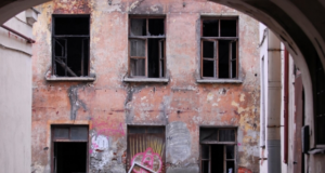 Более 2 тыс. заброшенных объектов выставят на торги в России