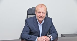 Дорогие партнёры и коллеги, поздравляю вас с профессиональным праздником — Днём строителя!