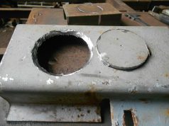 Как болгаркой или сваркой вырезать круглое отверстие в металле.