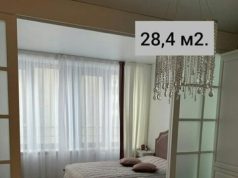 Студия 28 кв.м с перегородкой. Поместились кровать и диван