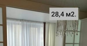 Студия 28 кв.м с перегородкой. Поместились кровать и диван