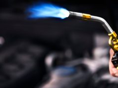 Как пользоваться газовой горелкой для строительства и ремонта: инструкции для портативных и кровельных моделей